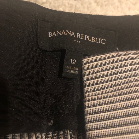 Banana Republic Flare Pants 🖤🤍 - Picture 2 of 5